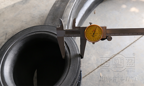 949324.jpg 橡膠接頭